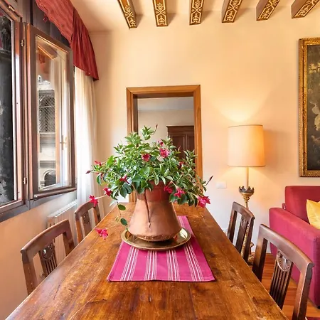 Palazzo Schiavoni Residenza D'epoca & Suite-apartments Venice