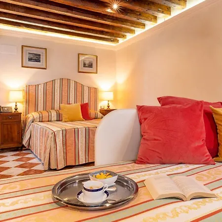 Palazzo Schiavoni Residenza D'epoca & Suite-apartments *
