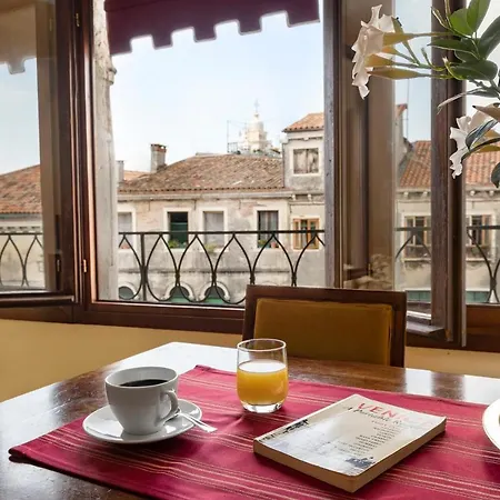 Palazzo Schiavoni Residenza D'epoca & Suite-apartments * Венеция
