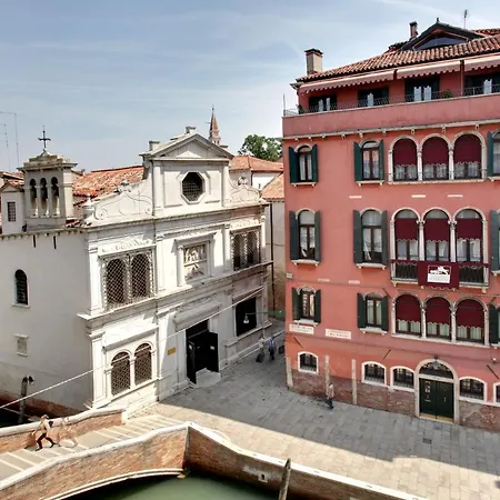 Palazzo Schiavoni Residenza D'epoca & Suite-apartments