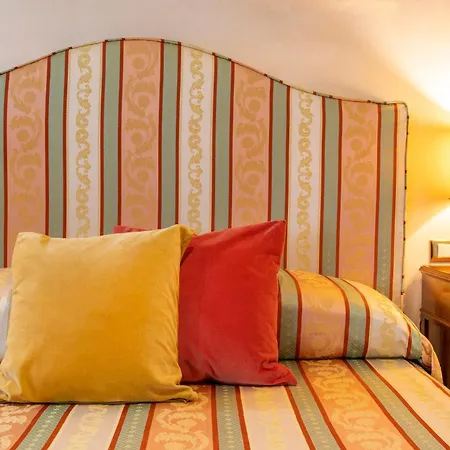 Palazzo Schiavoni Residenza D'epoca & Suite-apartments