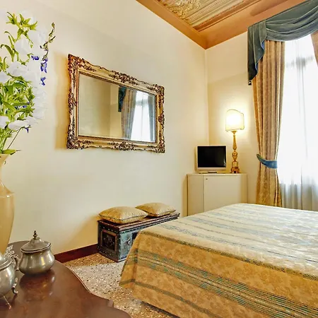 Palazzo Schiavoni Residenza D'epoca & Suite-apartments Apartment *