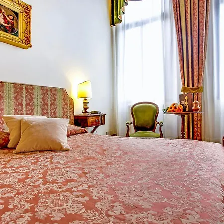 Palazzo Schiavoni Residenza D'epoca & Suite-apartments *