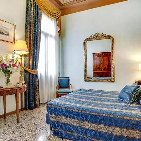 Palazzo Schiavoni Residenza D'epoca & Suite-apartments *